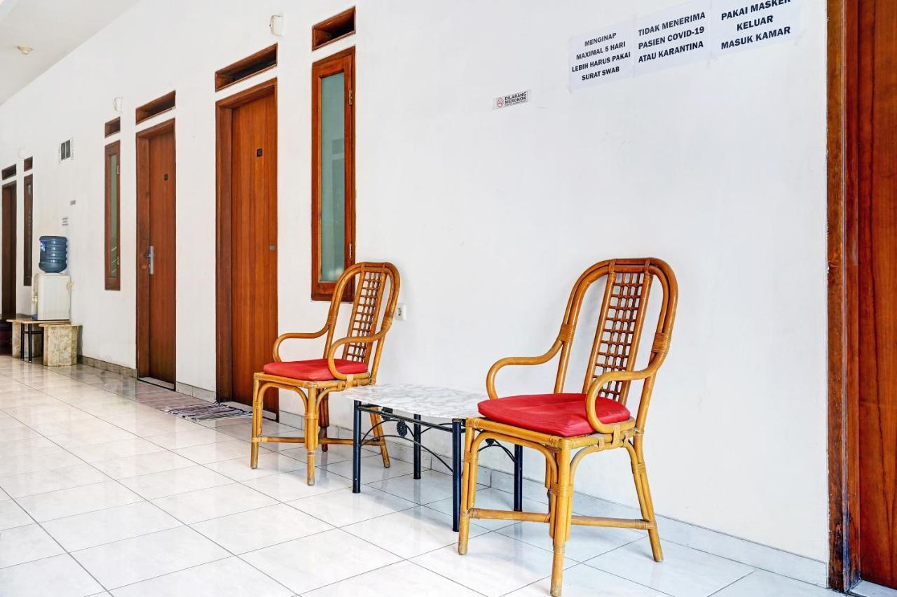 Oyo 1932 Srimahi Residence Bandung Eksteriør bilde