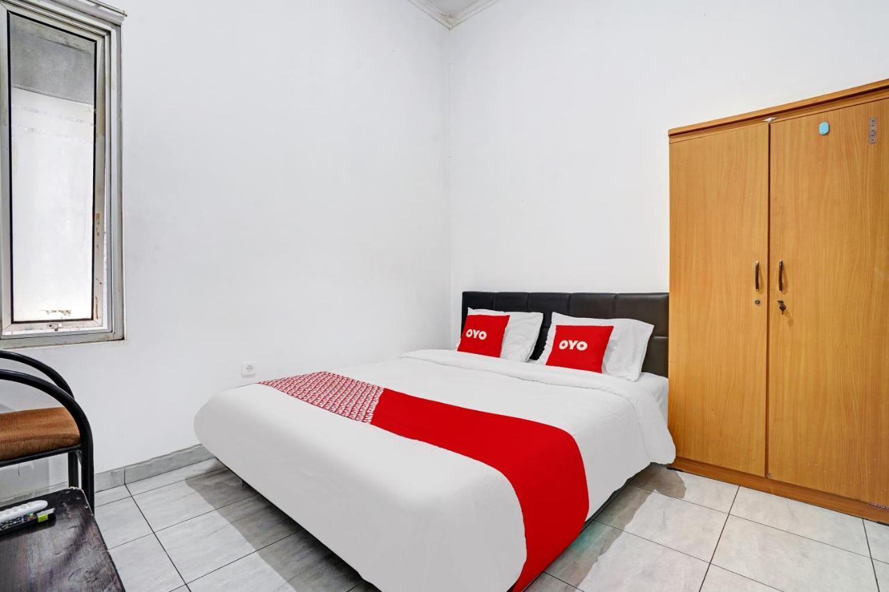 Oyo 1932 Srimahi Residence Bandung Eksteriør bilde