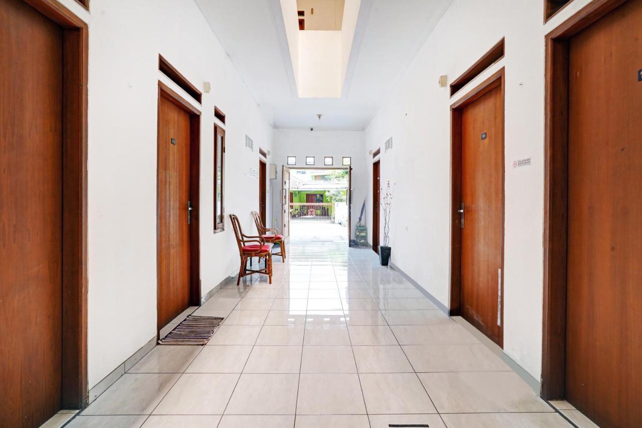 Oyo 1932 Srimahi Residence Bandung Eksteriør bilde