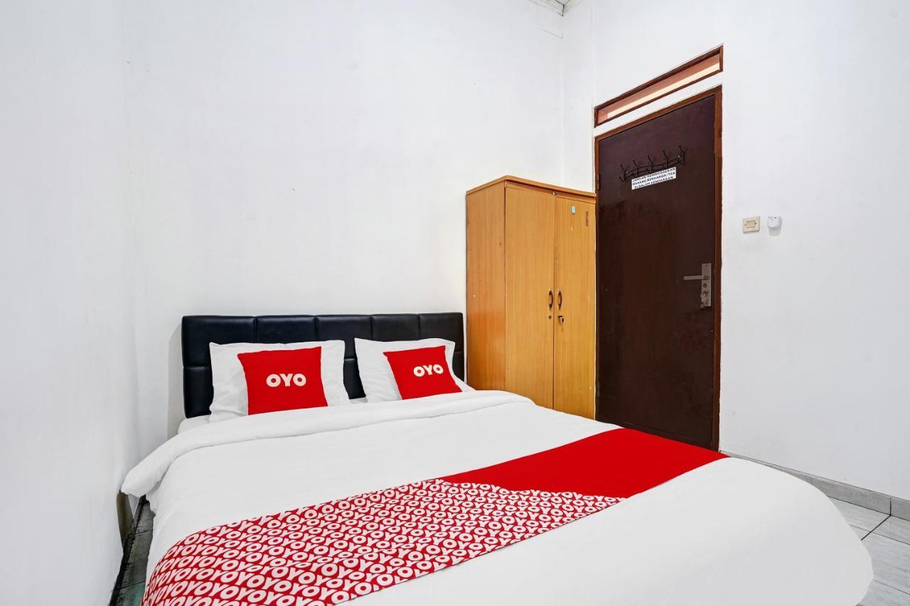 Oyo 1932 Srimahi Residence Bandung Eksteriør bilde